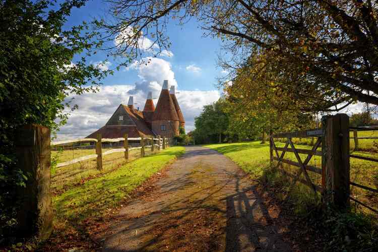 istock-oast-house-2-50kb istock-oast-house-2-50kb