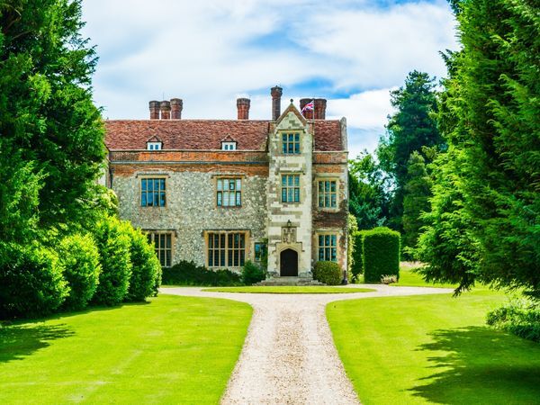 How to get a mortgage on an old house or listed period property