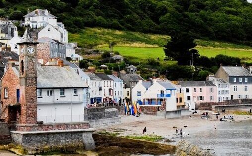 Homes with a sea view ‘command average premium of more than £88,000’