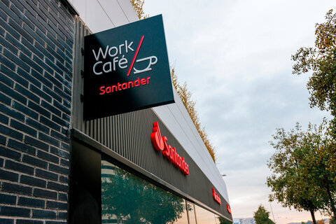 Santander survey says mortgage brokers are becoming more important than ever