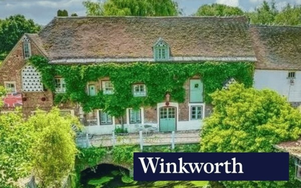 Planning to buy a million pound property? View a selection of the stunning homes Winkworth are selling. 